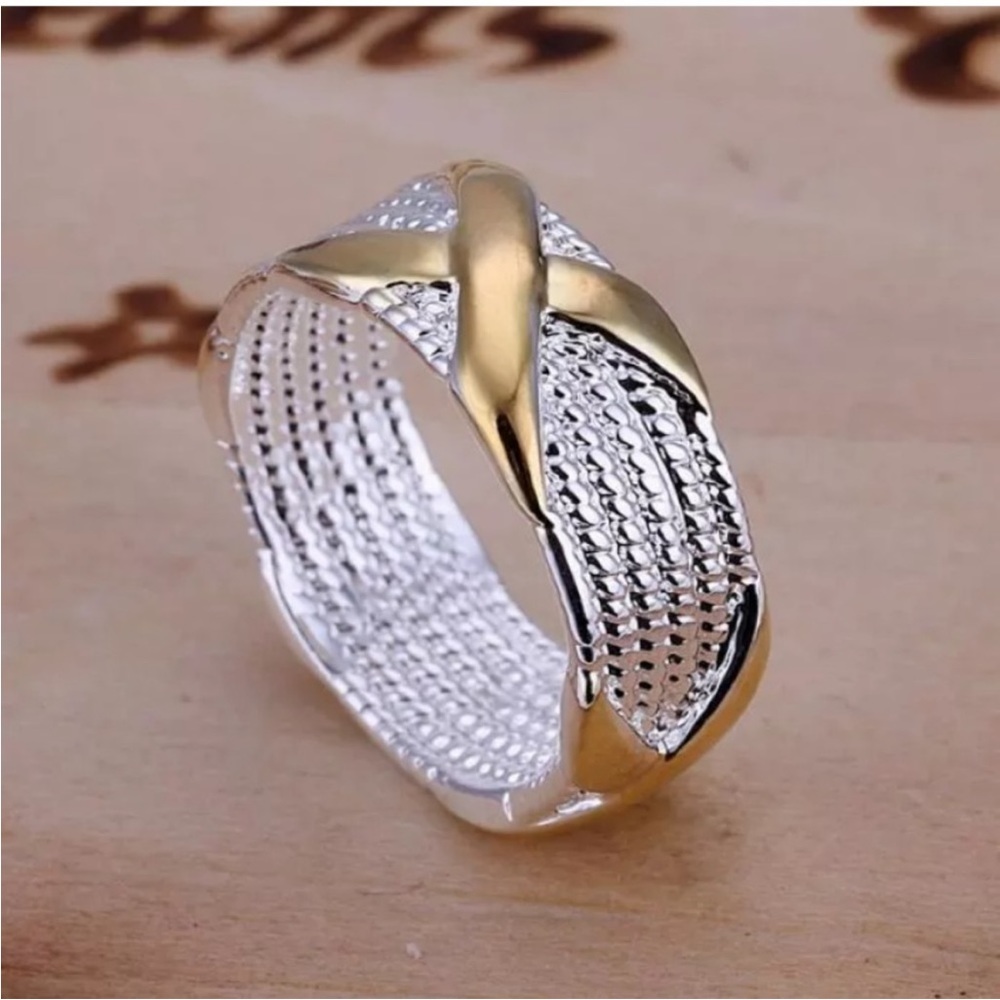 💖 Silver Hugs n Kisses Ring Size 9 NEW - Picture 3 of 3